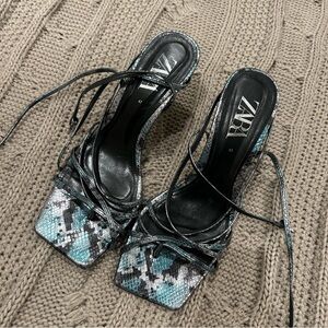 Zara Women's Black and Teal Snakeskin Heels